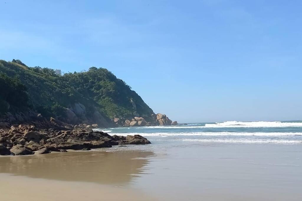 גוארויה Apto Praia Do Tombo מראה חיצוני תמונה
