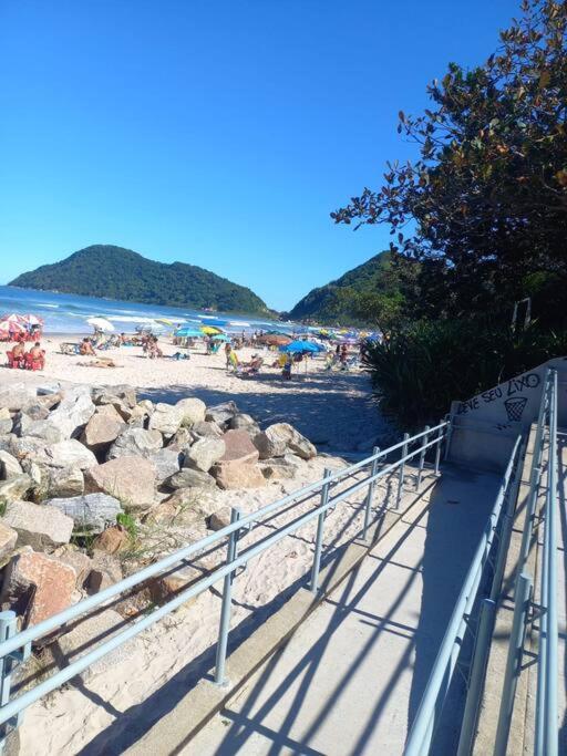 גוארויה Apto Praia Do Tombo מראה חיצוני תמונה